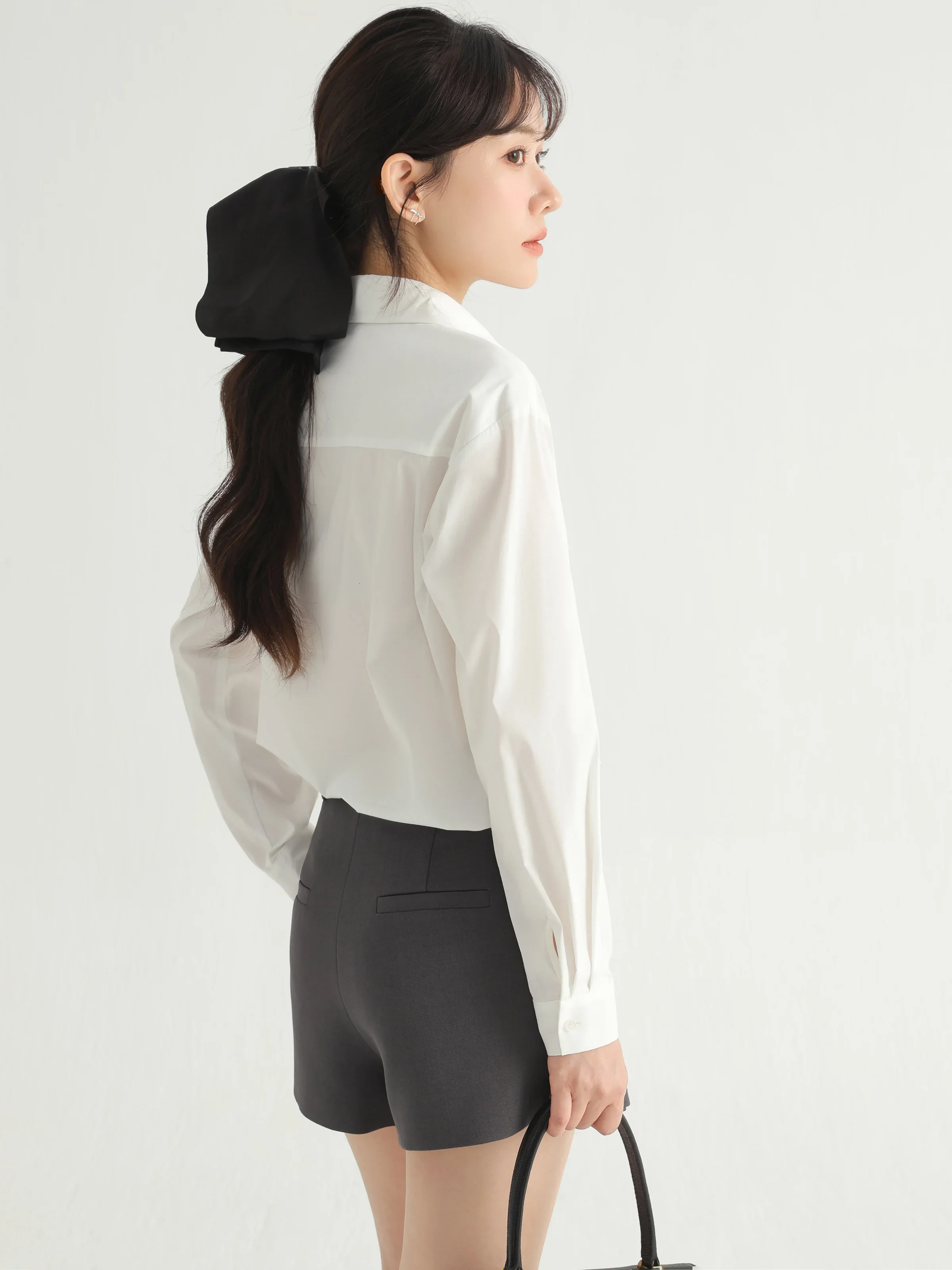 قميص أبيض بأكمام منتفخة بلوزة مكتب صيفية فضفاضة بأزرار سفلية مع ياقة وجيب ملابس عمل يومية غير رسمية #4