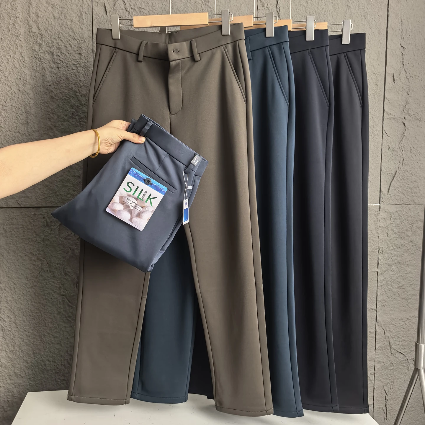 

Men's High-end Pure Color Busin Casual Straight Leg Pants Anti-Wrinkle Soft Silk Smooth Autumn Seasonal Comfortable Trousers