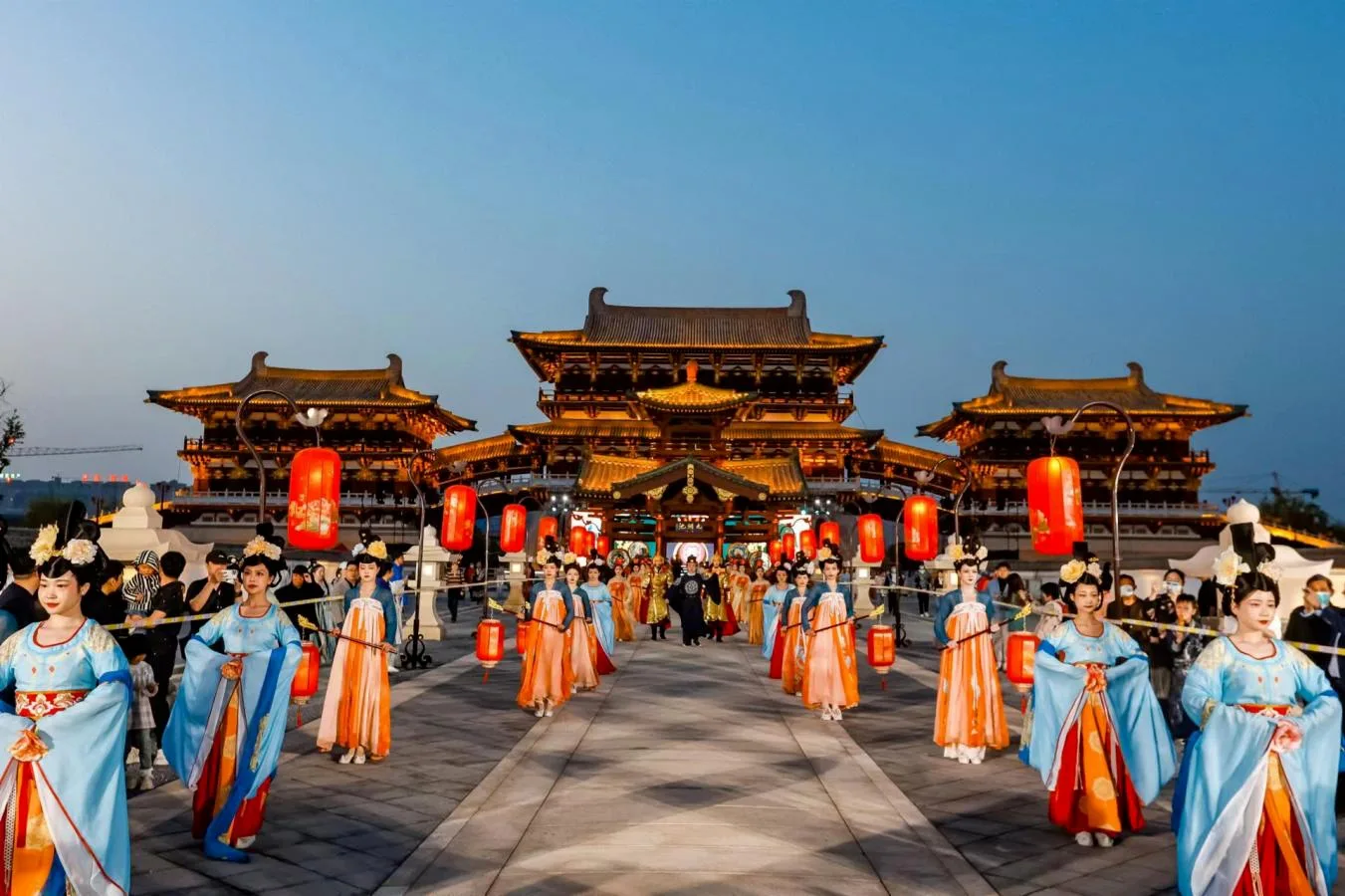 

Мягкие резиновые шины 0,7 дюйма (40×16 мм) с пенопластовыми вставками для радиоуправляемых краулеров Axial SCX30 масштаба 1/30, включая Micro Crawler.