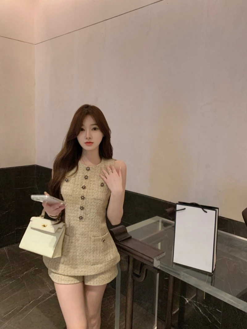 Temperament Celebrity Plaid Tweed Sleeveless Top Shorts Two-piece Set Women Round Neck French Slim Summer Spicy Girl Lady Wear