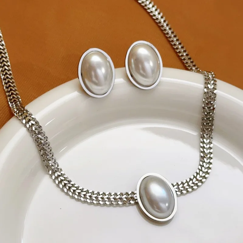 Retro Simple Stainless Steel Oval-shaped Large Pearl Pendant Necklace for Women Collarbone Chain Jewelry Accessories Colorfast
