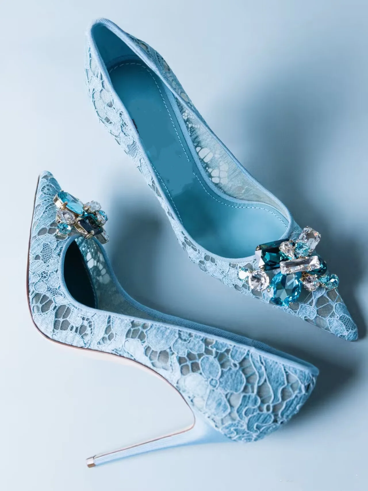 

Sexy Style Lace Crystal Pointed Toe Women Party Sandals Stiletto High Heels Slip On Design Large Size Fashion Show Shoes
