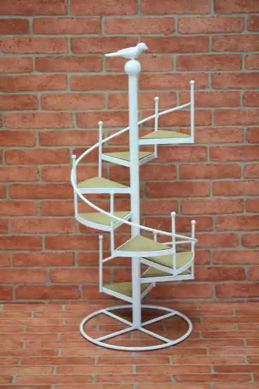 

American country, three-dimensional bird wrought iron spiral staircase flower stand wooden pallet small flower stand white