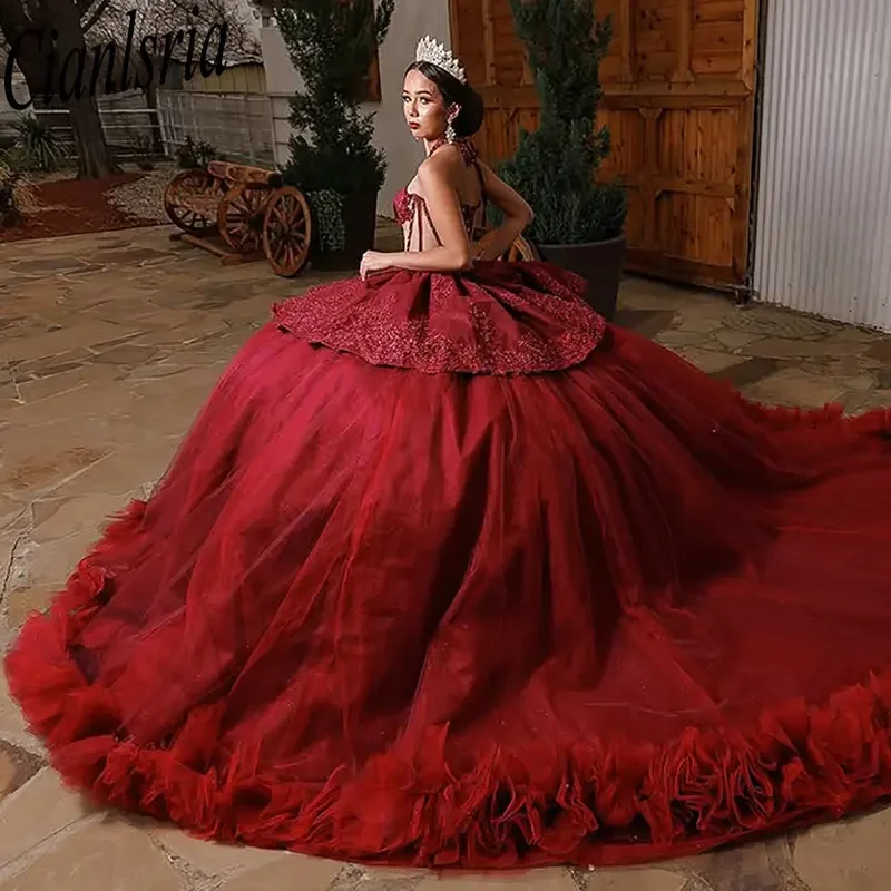 فساتين Quinceanera ذات ثنيات على شكل قلب أحمر مكشكشة فستان حفلة مطرز بالخرز دانتيل حلو 15 Años مكسيكي مخصص