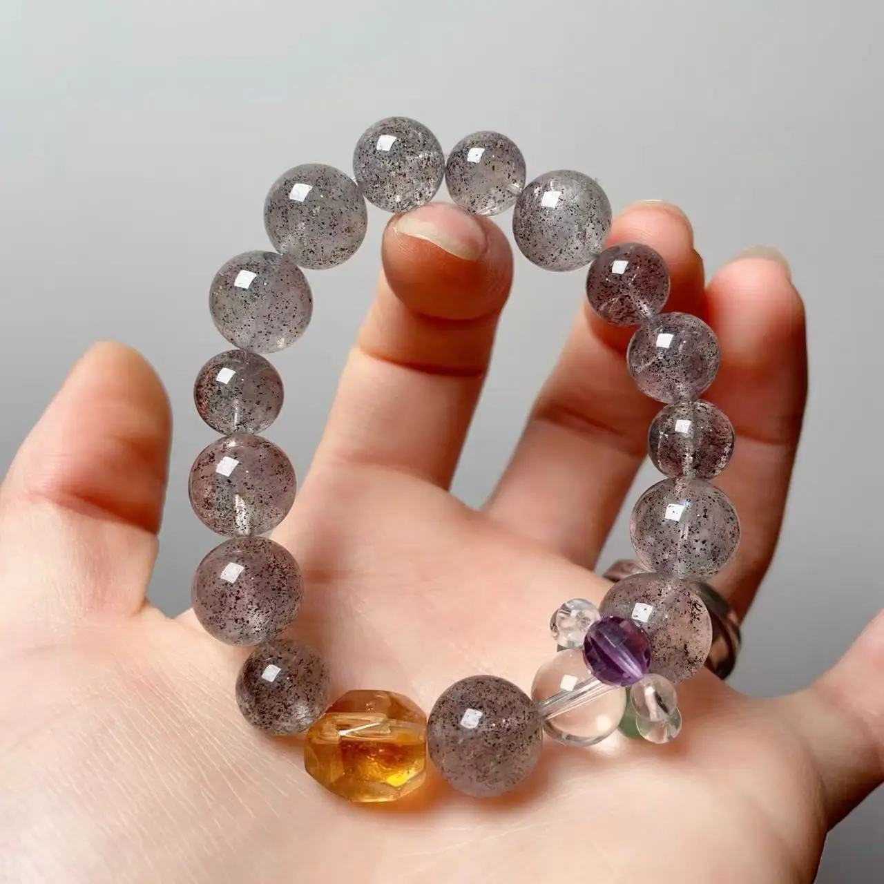 

Natural Black Strawberry Crystal Bracelet Amethyst Black Crystal Super Seven Fashion Light Luxury Ladies Bracelet