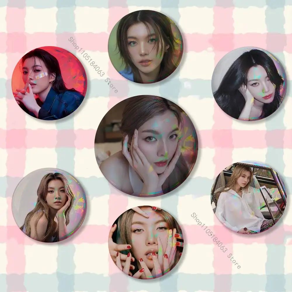 

Orm kornnaphat Reflective Pin Tinplate Round Brooch Cartoon Cosplay Badges for Bag Hat Toys Gifts