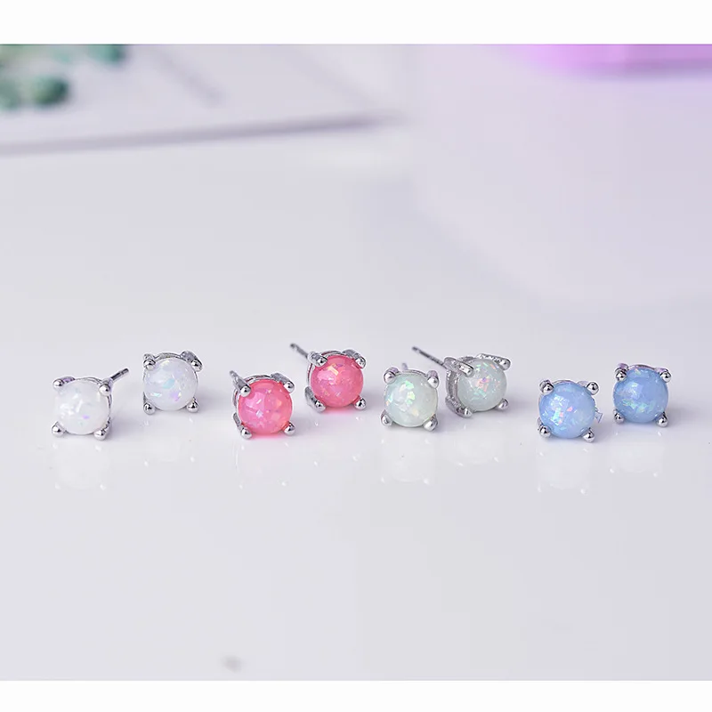 Best-selling luxurious Australian opal stud earrings in Europe and America, plated with white gold, for ladies.