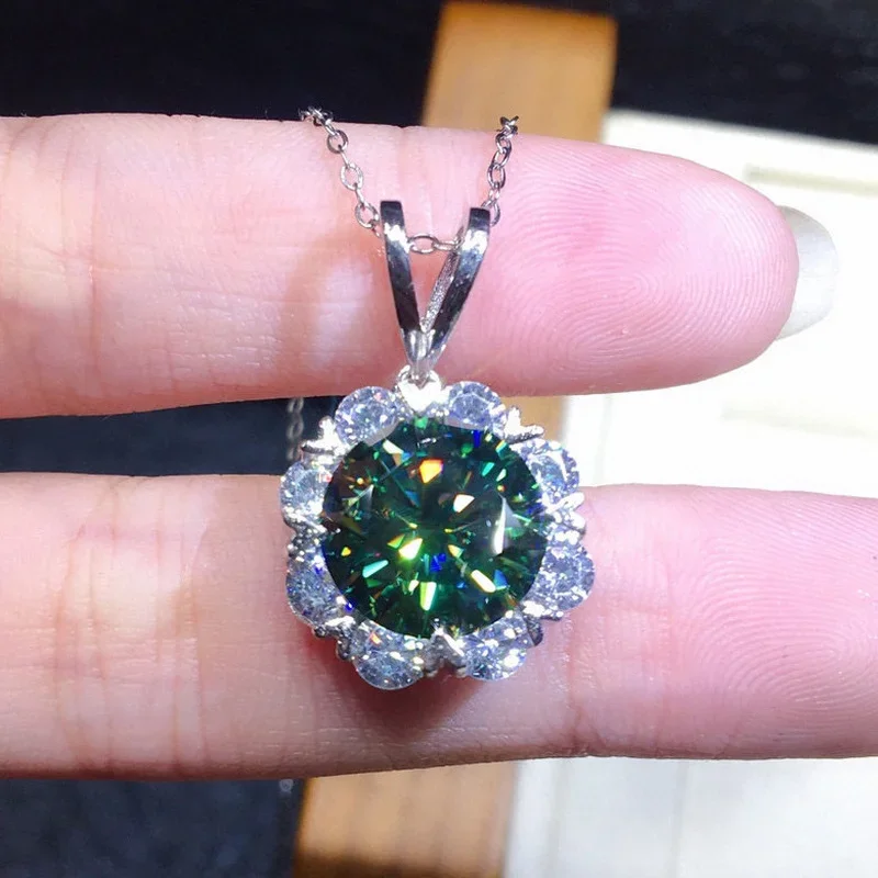 Charm Flower 2ct Lab Green Moissanite Pendant 925 Sterling Silver Promise Wedding Pendants Choker Necklace For Women Jewelry