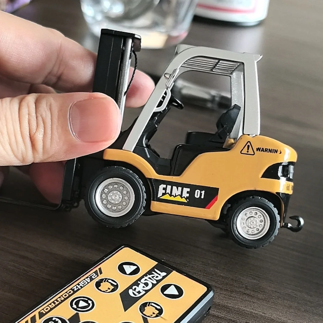 

1:64 RC автомобиль настольный вилочный погрузчик с дистанционным управлением имитация тележки подарки игрушки компактные движущиеся товары сплав мини вилочный погрузчик