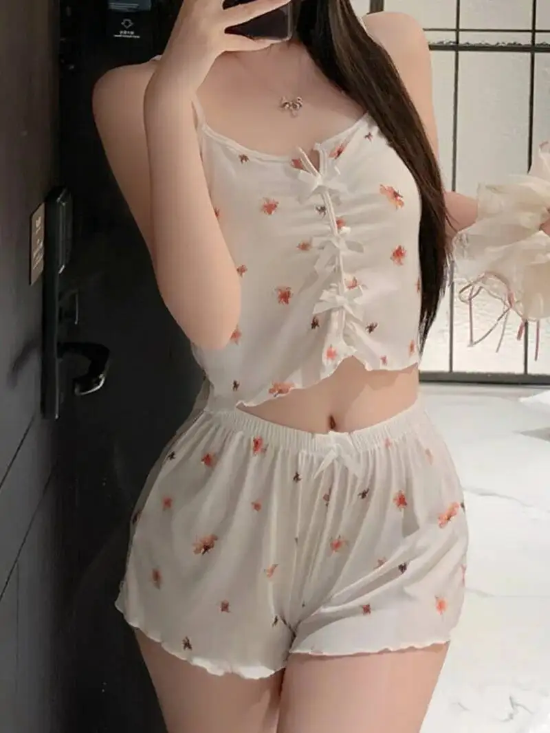 Set Pakaian Tidur Rumah Tali Seksi dengan Ikatan Simpul dan Gambar Hati Set Dua Potong Pakaian Santai Nyaman Set Celana Pendek Bergaris Manis WHH8