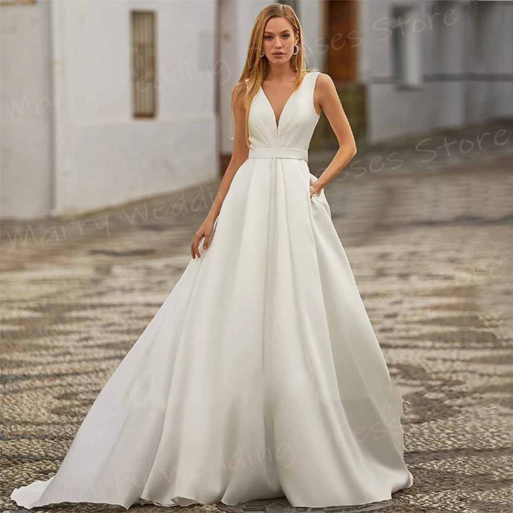 Vestido De Novia plisado con escote en V profundo para mujer, Vestido De Novia sin mangas con botones encantadores clásicos, línea A, Sexy y Simple