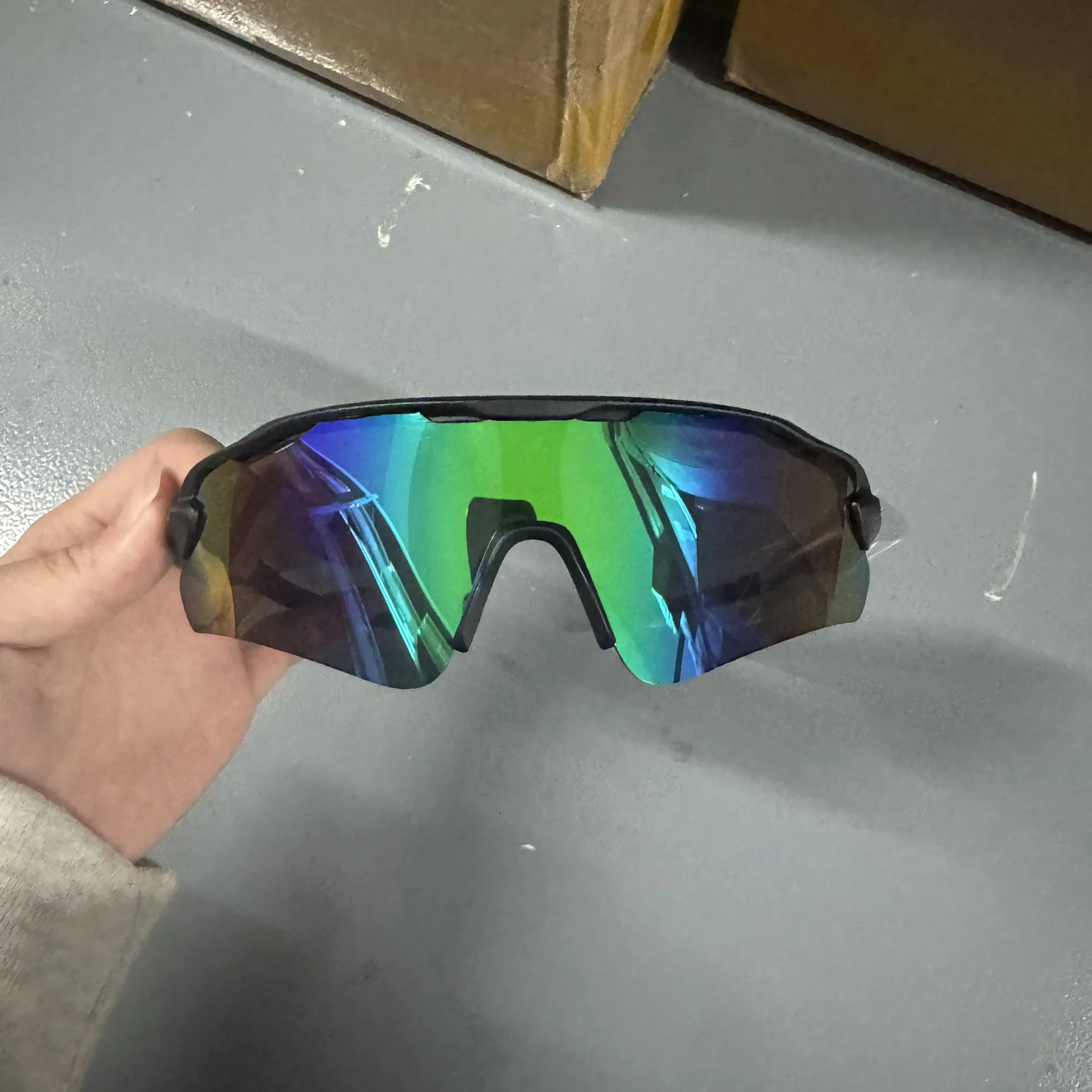 1 Stück Stilvolle Polarisierte Sonnenbrille für Herren, Hochauflösende UV-Schutzbrille für Sport, Radfahren und Outdoor-Aktivitäten