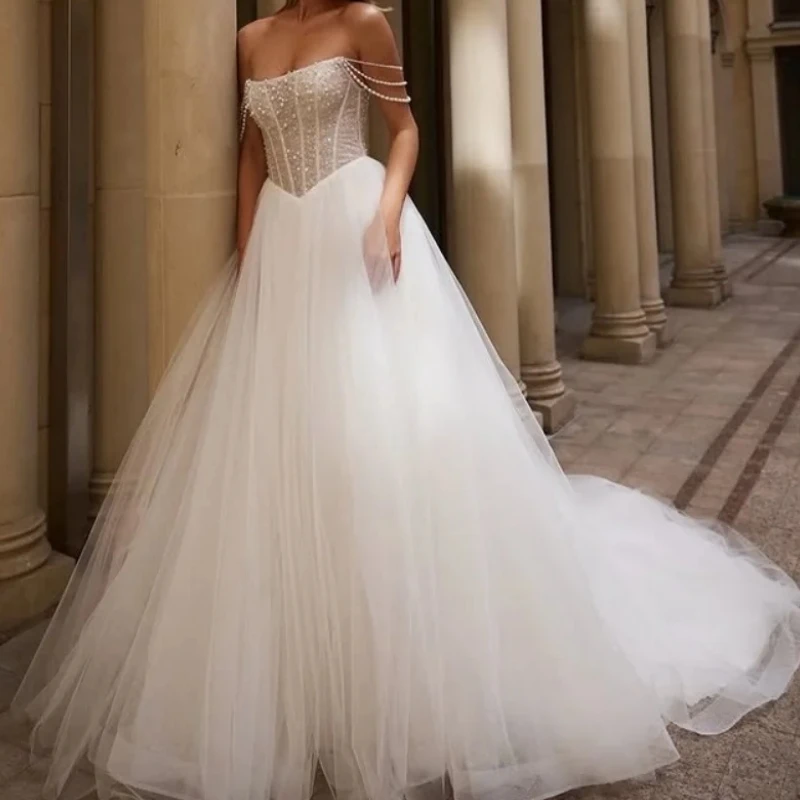 

Elegant White Women Prom Dresses Long Strapelss Pearls A Line Tulle Formal Evening Gown Wedding Party Occasion Wear Customized