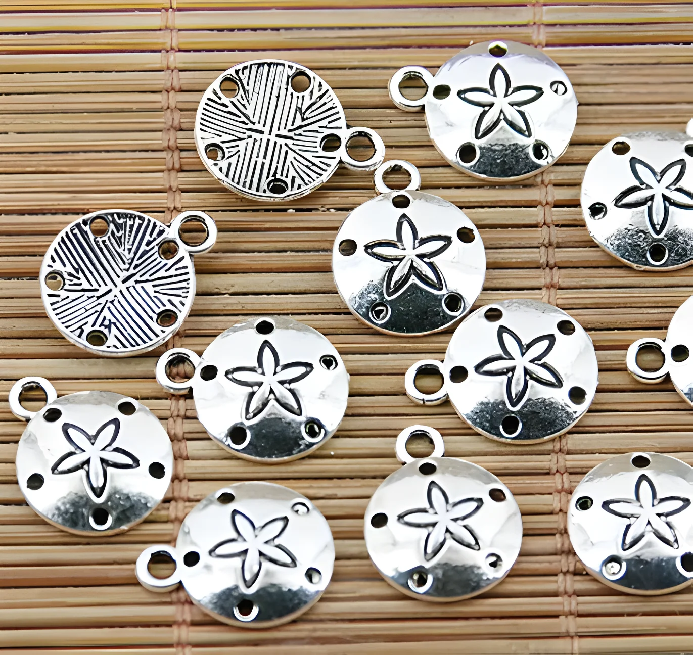 25pcs   12mm hole 2mm   Alloy matel  tibetan sivler  round pendants  HWEF1575