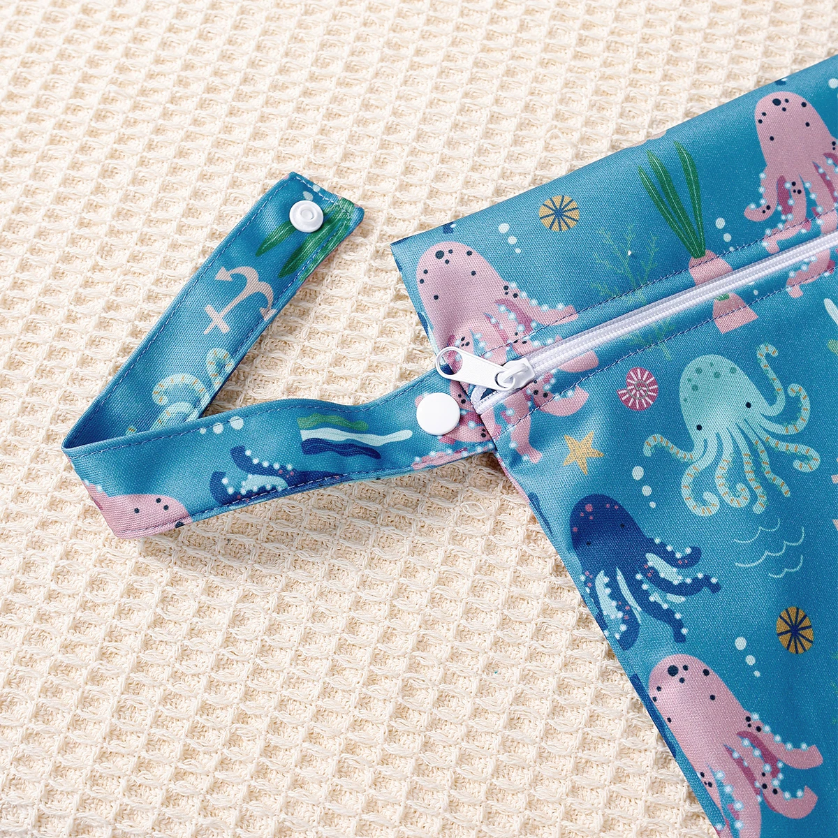 مجموعة حقائب حفاضات HappyFlute مكونة من قطعتين مقاس S+M مقاومة للماء مع حقيبة طلاء مضادة للميكروبات لمكياج الأطفال والسفر