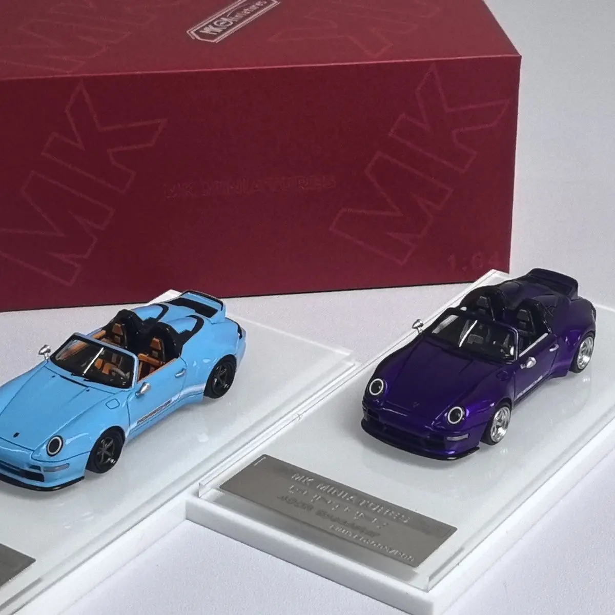 

MK Miniatures 1/64 Scale Porsche 911GWR993 Convertible Resin Car Model Collectible Toy Gift Souvenir Display Ornament