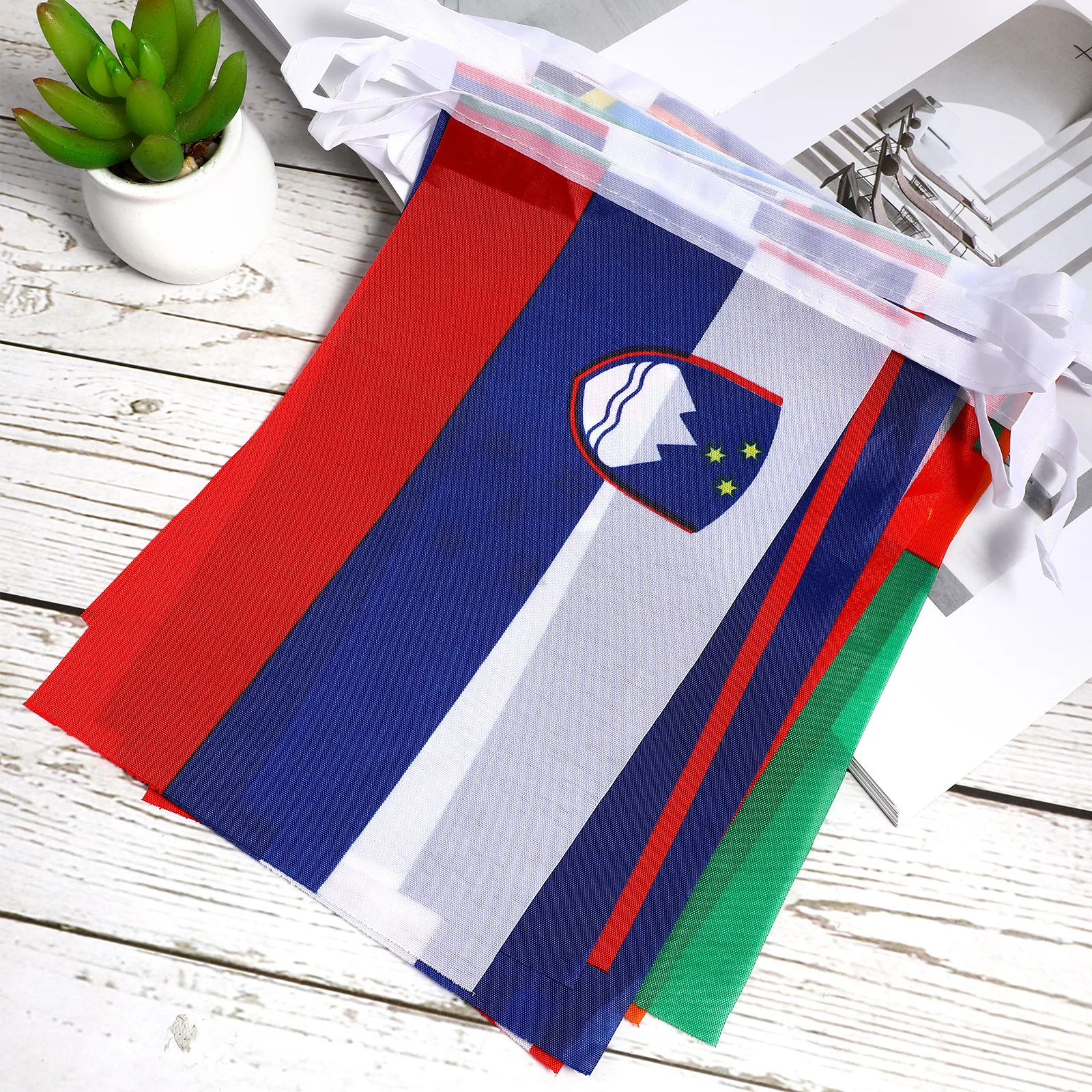 

200Pcs String Country Flags Lightweight Hanging Decorations for Sports Clubs Party Banner International Flags