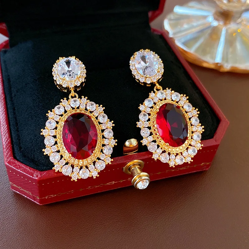 

MOGAKU Red Oval Zircon Stud Earrings for Women Shiny Earring Bridal Temperament Crystal Weddings Banquet Jewelry Accessories