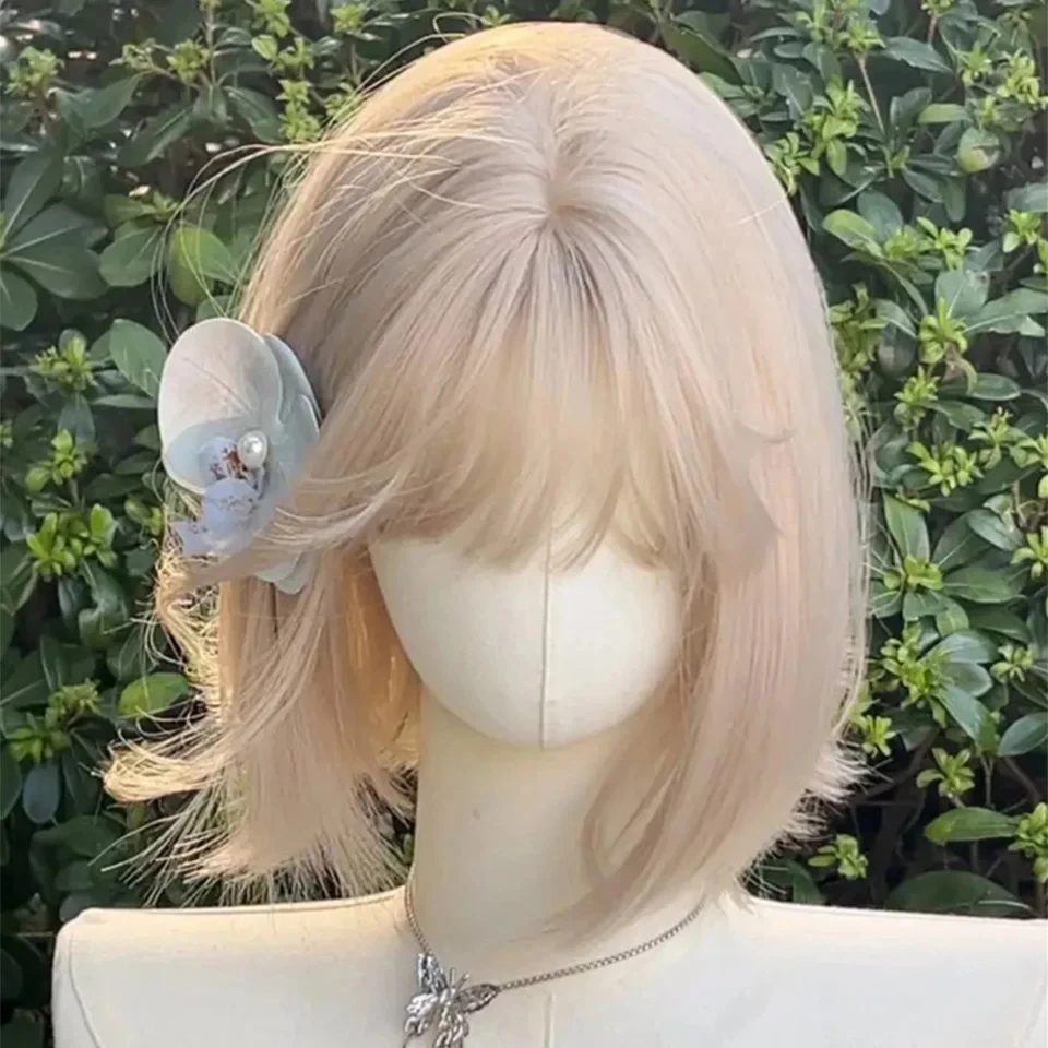 باروكات شعر طبيعية صناعية قصيرة باللون الأسود والأبيض للنساء، باروكة مستقيمة مع غرة، باروكات للحفلات التنكرية اليومية بدرجة حرارة عالية