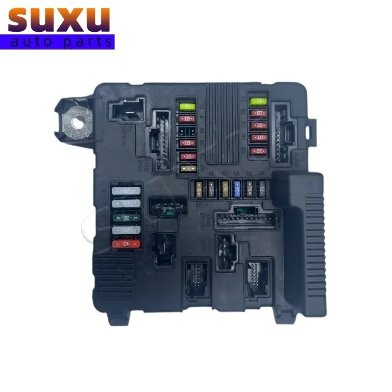 OEM 8200306033 8200306032 5118399300 8200262385 Engine Fuse Box For Renault Megane Scenic 2002-2006 Megane II 1.9 DCI