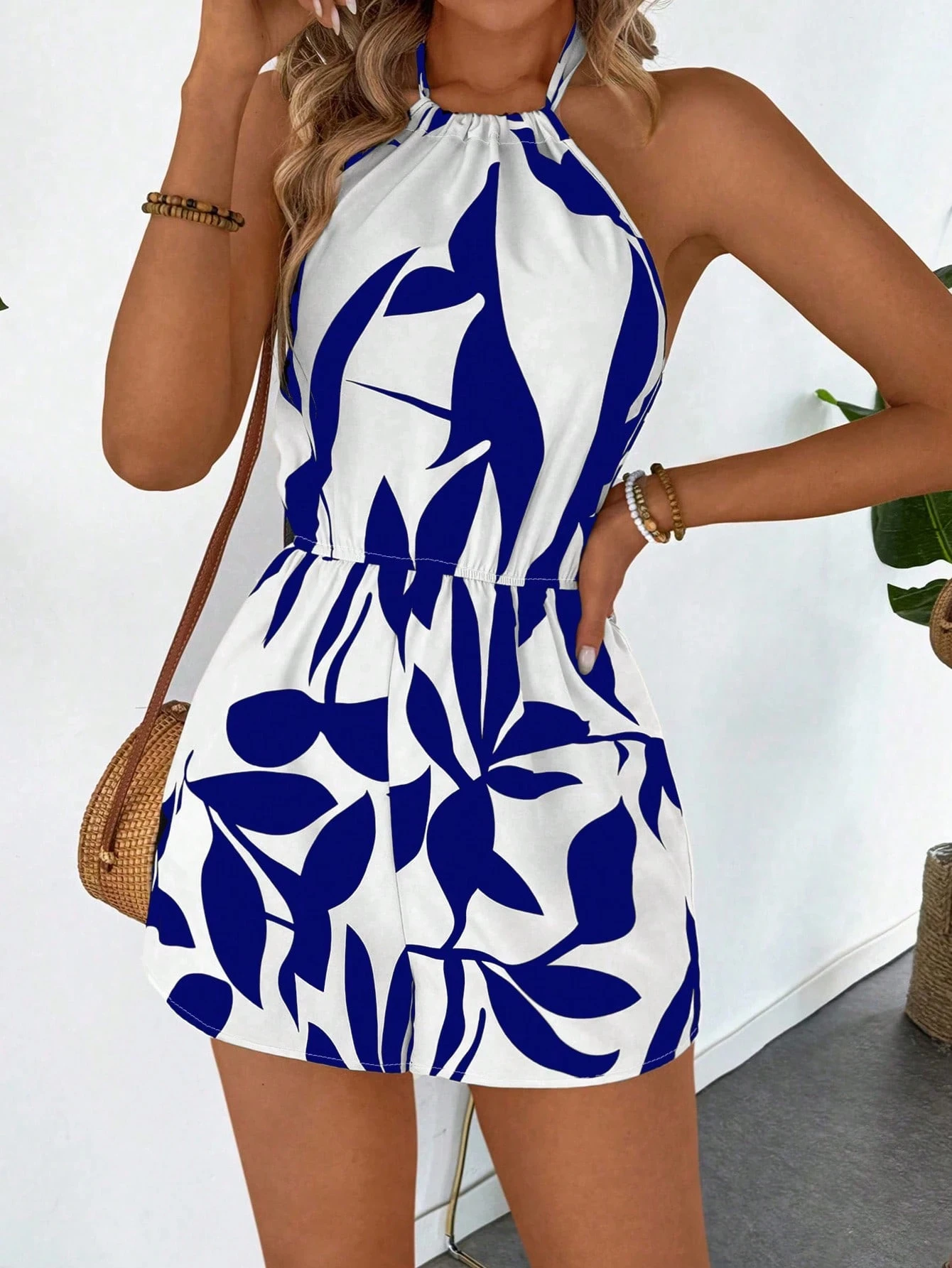 

1 piece summer neck-hanging elegant jumpsuit, sexy and elegant neck-hanging design, comfortable and breathable fabric