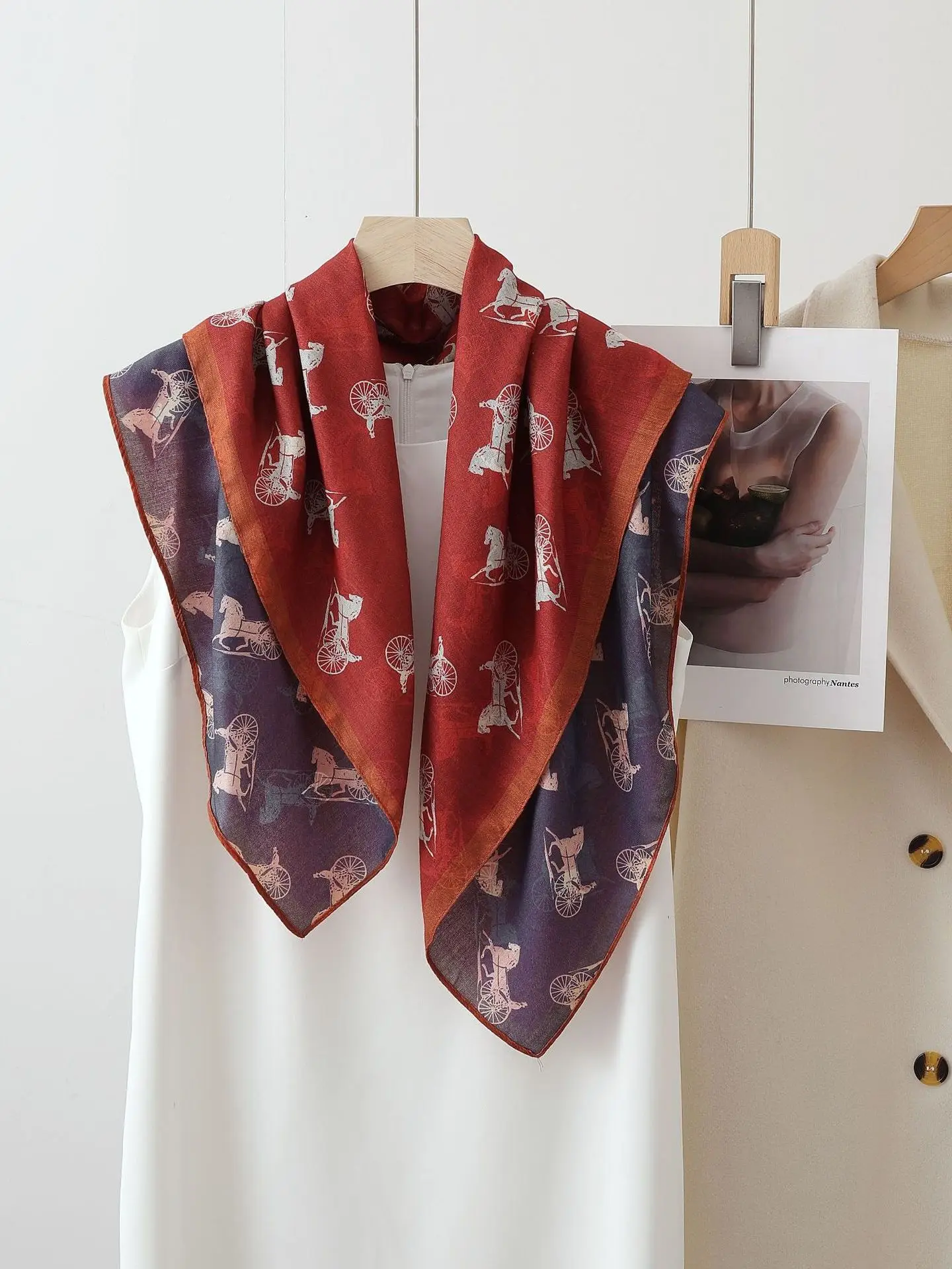 colecao-de-cachecois-vintage-dupla-face-para-mulheres-design-moderno-e-versatil-acorio-para-todas-as-idades