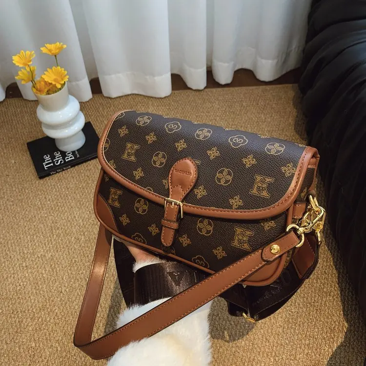 

Новая сумка через плечо с цветовыми блоками 2026 года, роскошная регулируемая сумка-кроссбоди, минималистичная уличная мода для повседневных выходов