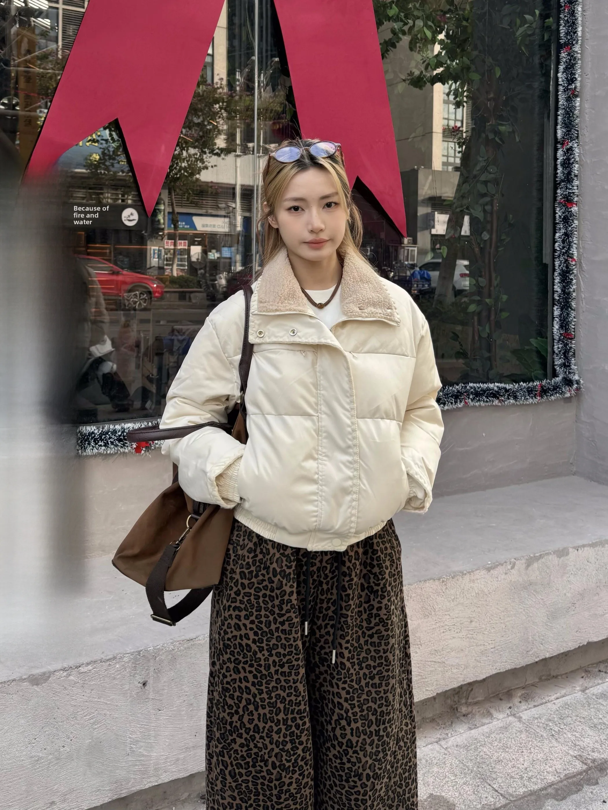 

XFX American Retro Thiened Cotton Jaet ort Sle Fur Collar Women's Winter Warm Outerwear Street Sle Loose Fit