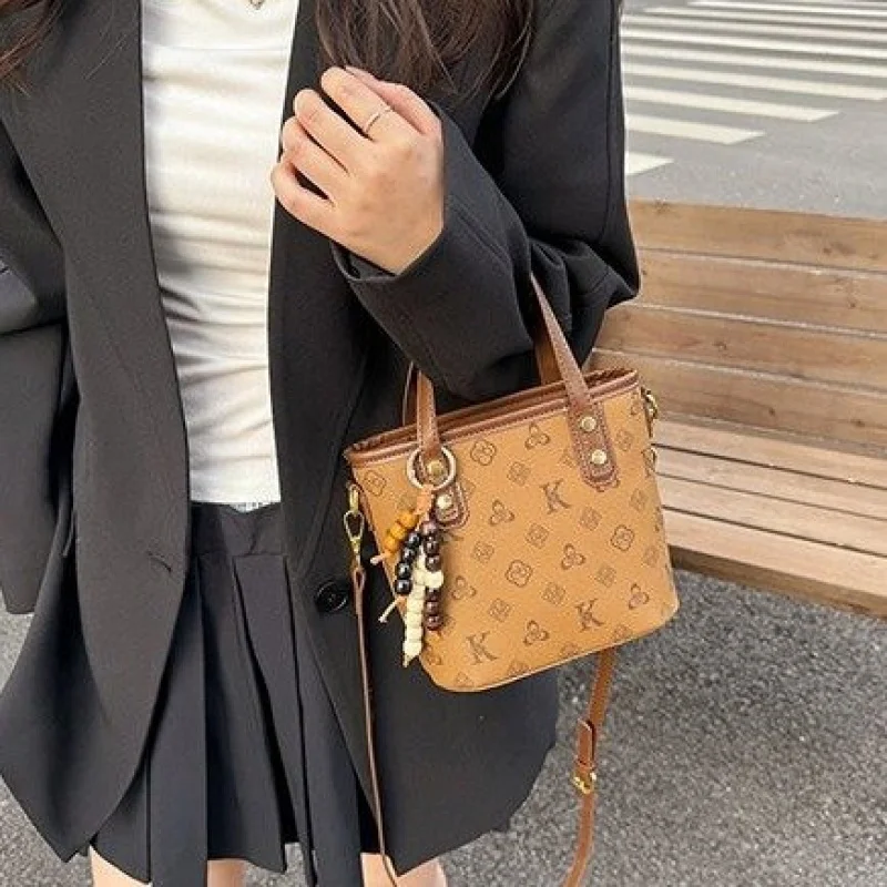 

Luxury Women's Shoulder Bag Made Of Leather Boasting Famous Designer Inspired And Paris Vintage Look​