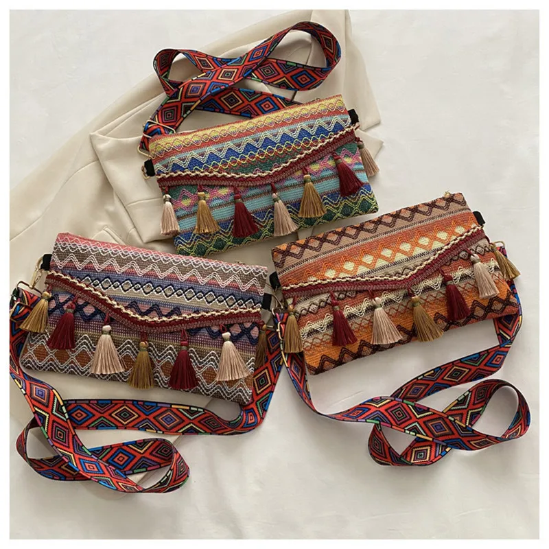 Ethnic Style Shoulder bag Western Style bag Spring and Summer New women\'s Fashionable Travel Decoration Tassel Crossbody bag