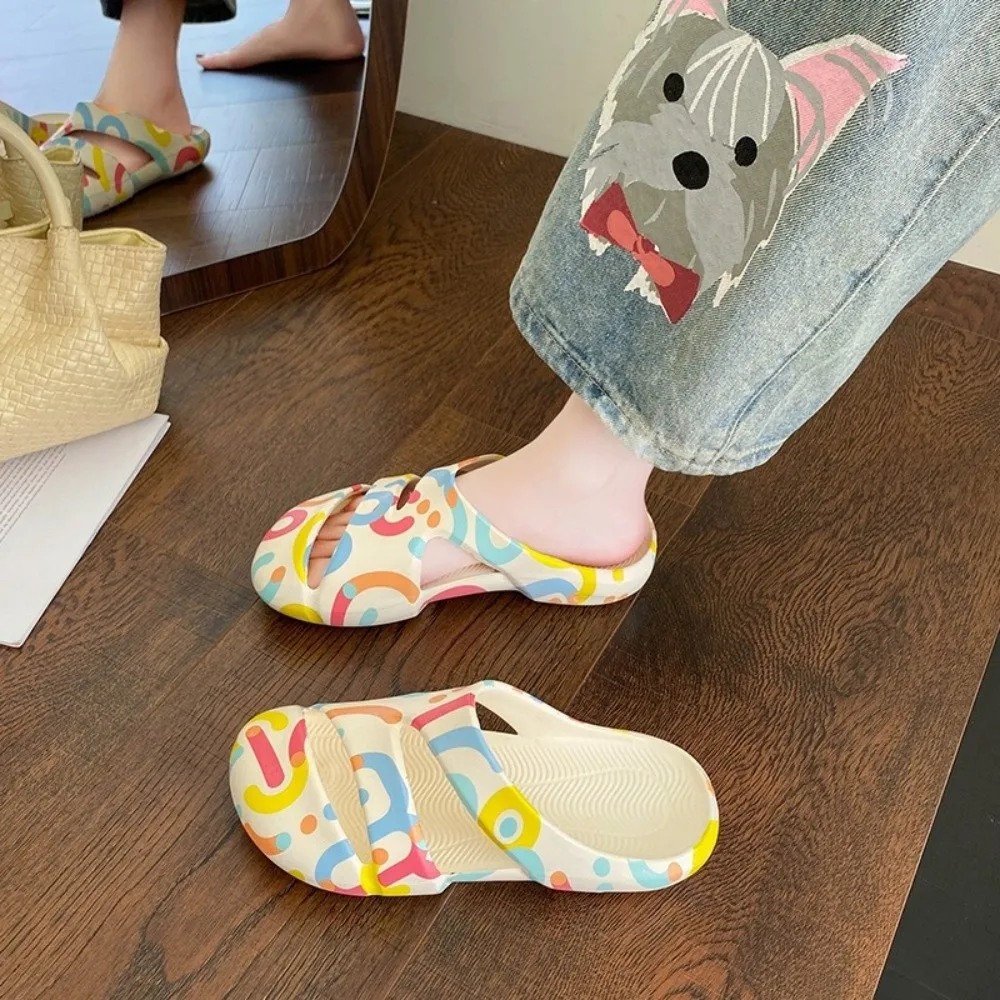 1 Pair EVA Material Women’s Slippers Anti-Collision Toe Cap Closed Toe Design Beach Sandals Quick-Dry Surface