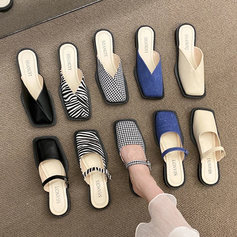 Low Flat Shoes Female Cover Toe Slippers Women Summer Slides Pantofle Platform Fashion Loafers 2024 Luxury Rubber PU Basic