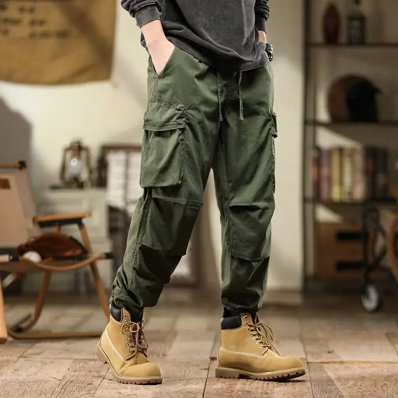 بنطلون رجالي أسود مكدس متعدد الجيوب Techwear Emo منتظم مناسب على الطراز الكوري نايلون جديد في السراويل البضائع الرجالية الرخيصة الجمالية