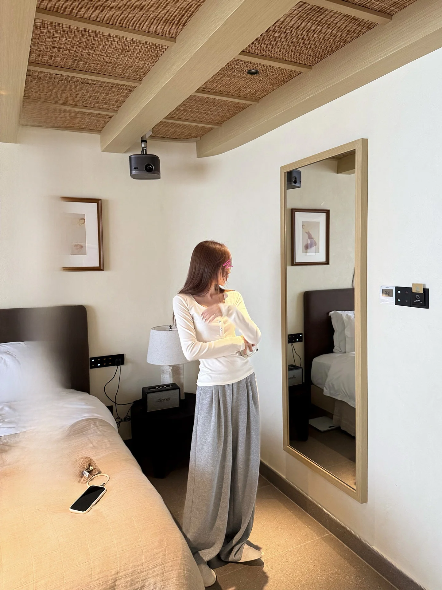 

Зимние брюки Xue Qi Qian Myes Lazy Vibe с цветочным принтом, простые широкие брюки, повседневные длинные брюки с эффектом похудения, прямые брюки с высокой талией.