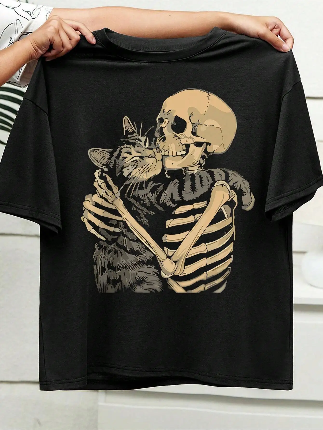 

Halloween Skeleton Hugging Cat Print Women's Casual Short Sleeve T-Shirt