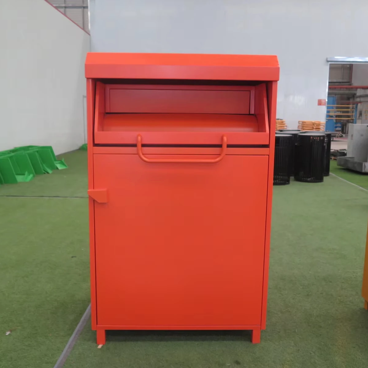 

OEM логотип индивидуальные оптовые водонепроницаемые коробки для пожертвований наружная стальная одежда производитель контейнеров для пожертвований
