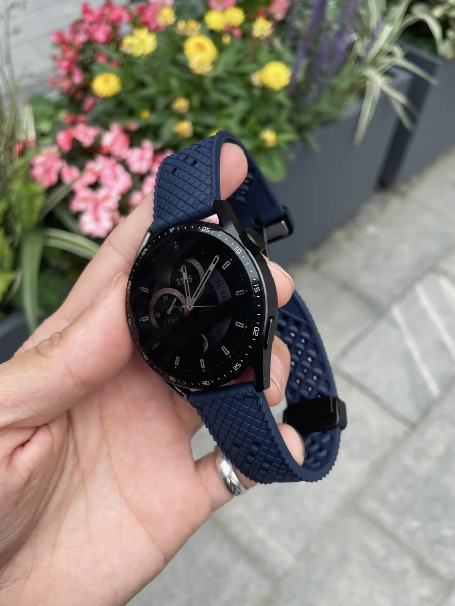 Thick fluororubber FKM is suitable for Huawei watch GT4 strap gt3 magnetic buckle watch4 Xiaomi breathable summer