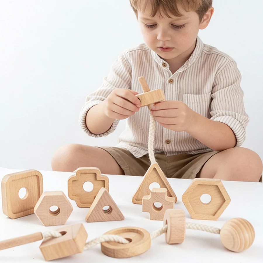 

Деревянная развивающая игрушка Монтессори: игра с винтами и гайками для развития мелкой моторики и сенсорного восприятия