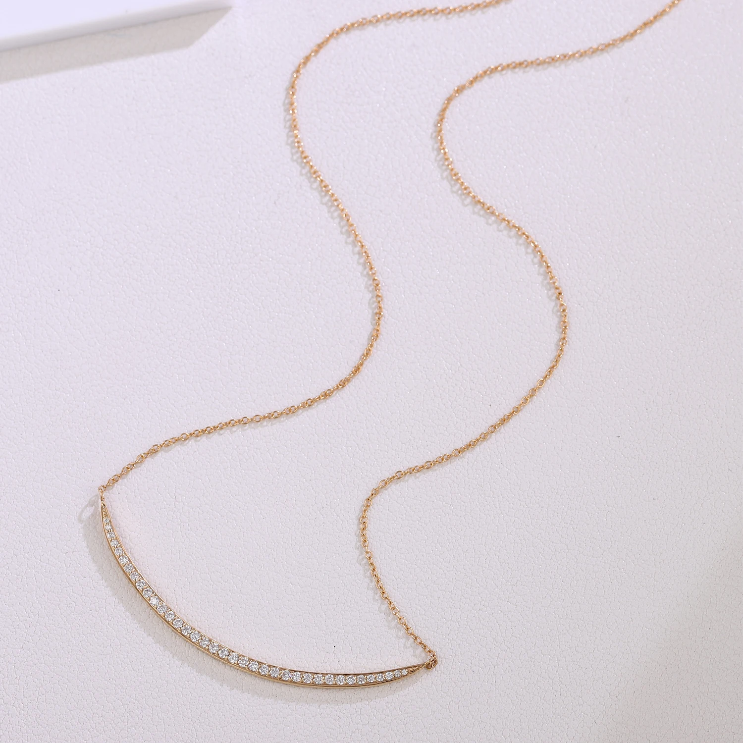 

Роскошное ожерелье с подвеской в стиле Прованс, 18-каратное золото, лабораторные бриллианты, модное изогнутое ожерелье, звенья цепи, вечерние украшения, юбилейные женские подарки