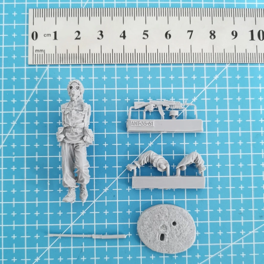 القوات البيوكيميائية الروسية (شخص واحد) 1/35 مقياس كامل الراتنج نموذج لجسم عدة تجميع المنمنمات المفككة اللعب غير مصبوغ