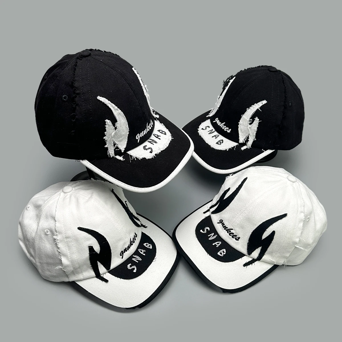 

Niche Flame Twin Blades Embroidered Letters Baseball Hats New Men Women Sunshade Personal Versatile Street Fashion Peaked Caps