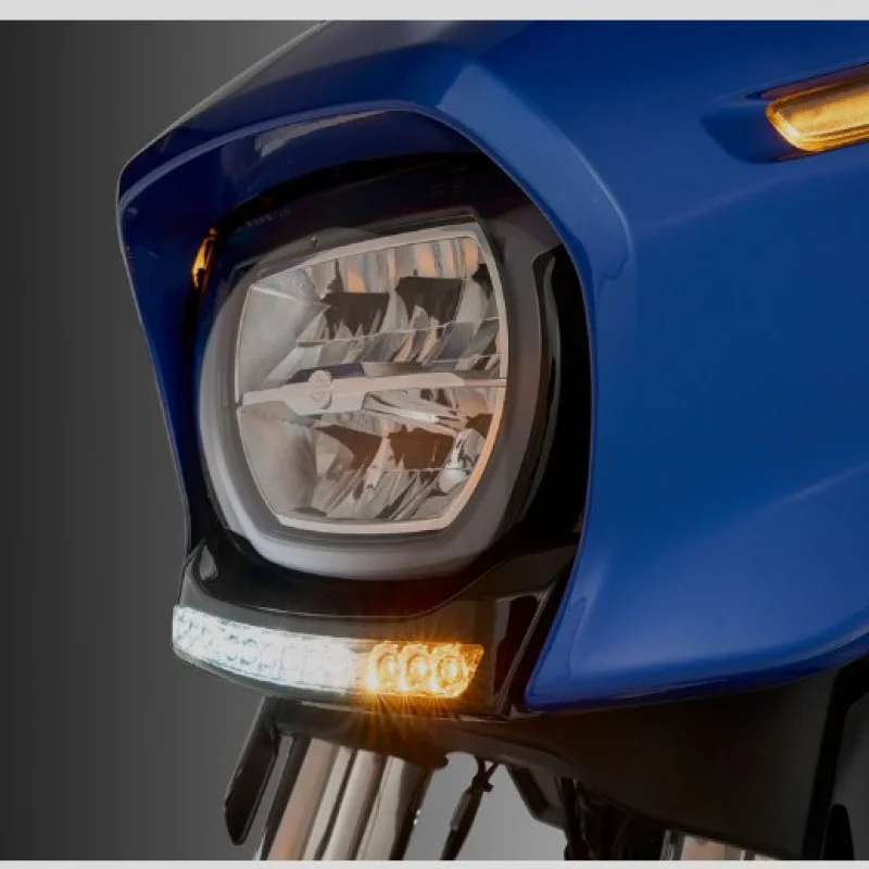 

Suitable for Harley motorcycle turn signals24Smooth glide on the highway Chin Light Strip Daytime Running Turn Signal Black Plat
