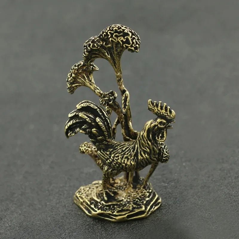 

Retro Brass Crowned Rooster Statue Figurines Antique Office Desk Decoration Bronze Ornament Zodiac Chicken Miniature Crafts