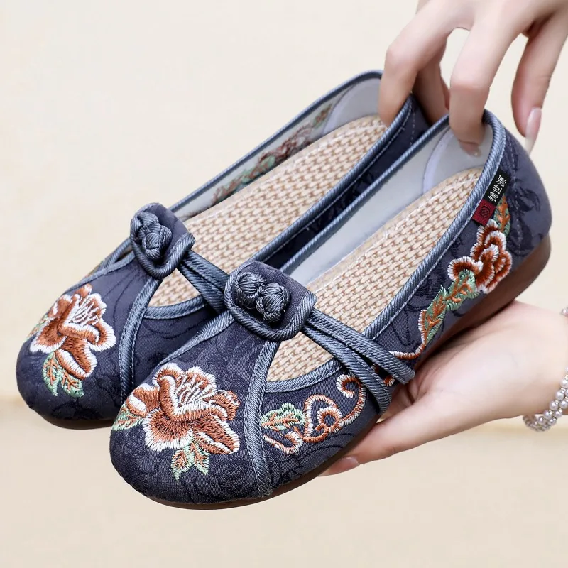 Women Traditional Chinese Embroidered Mary Jane Flats Old Beijing Cloth Shoes Non Slip Comfortable Casual Walking Shoes Daily