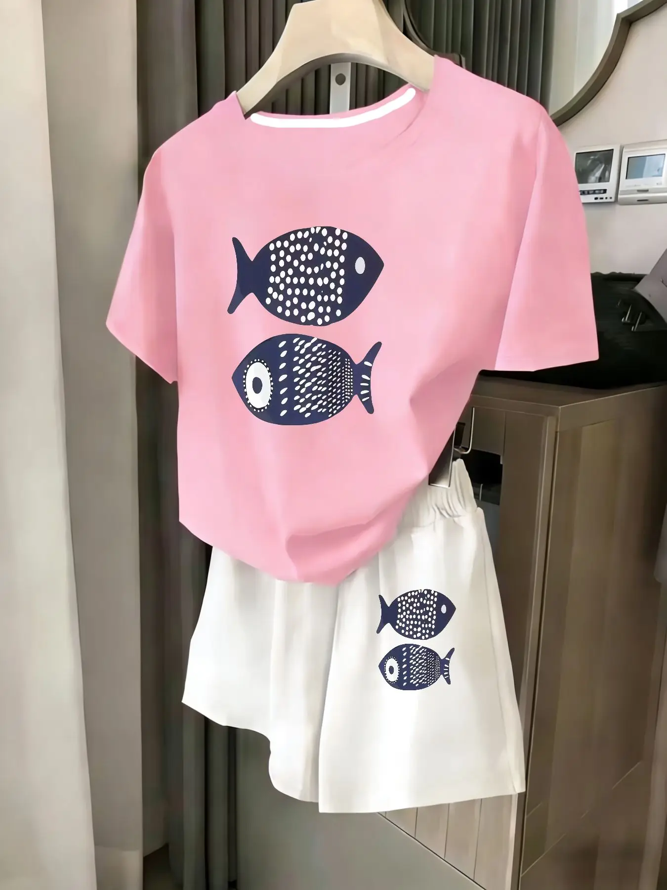 

Ladies 2-Piece Set Summer Beach Vacation Casual round Neck Short Sleeve Random Print T-Shirt Elastic Waist Shorts Suit Comfortab