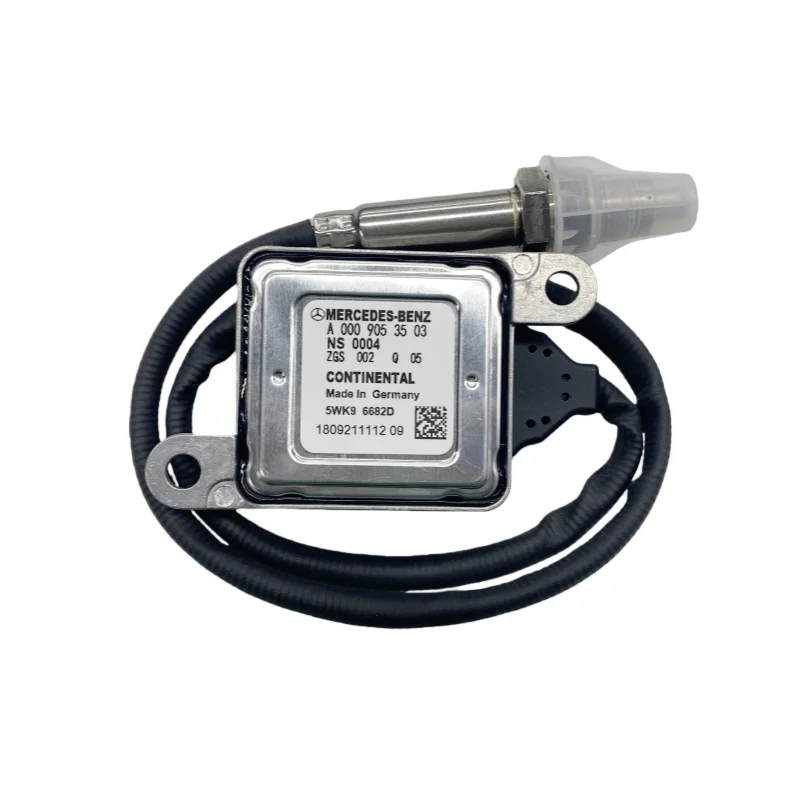 High-quality 24V NOX sensor for nitrogen oxide detection 5WK9 6682D A0009053503 is used in  C-Class cars.