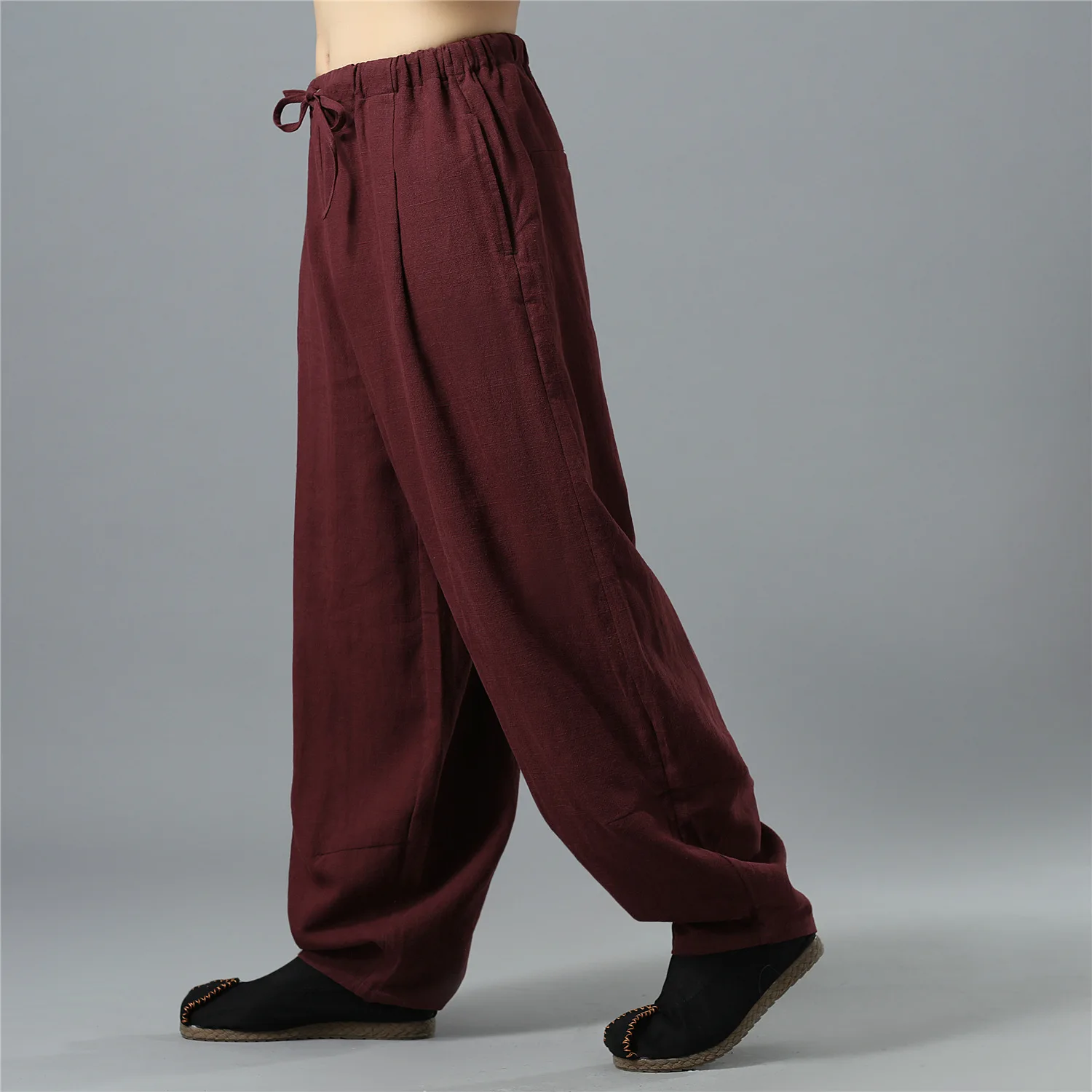 New Summer Collection of Men's Drawstring Harem Pants with An Elastic Waistband, Made From A Cotton-linen Blend.