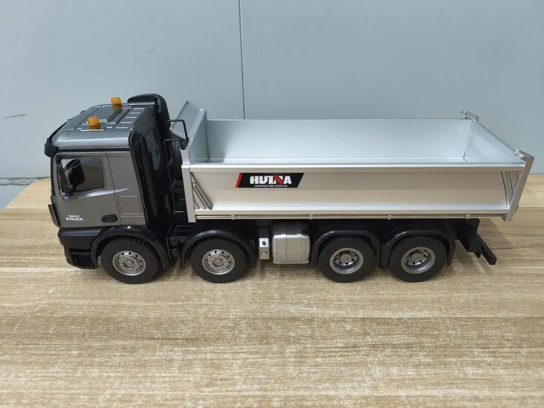Huina 1:14 Scale Remote Control Engineering Dump Truck Alloy Heavy-Duty Mixer Truck Full Proportion RC Car Toy for Ages 14+