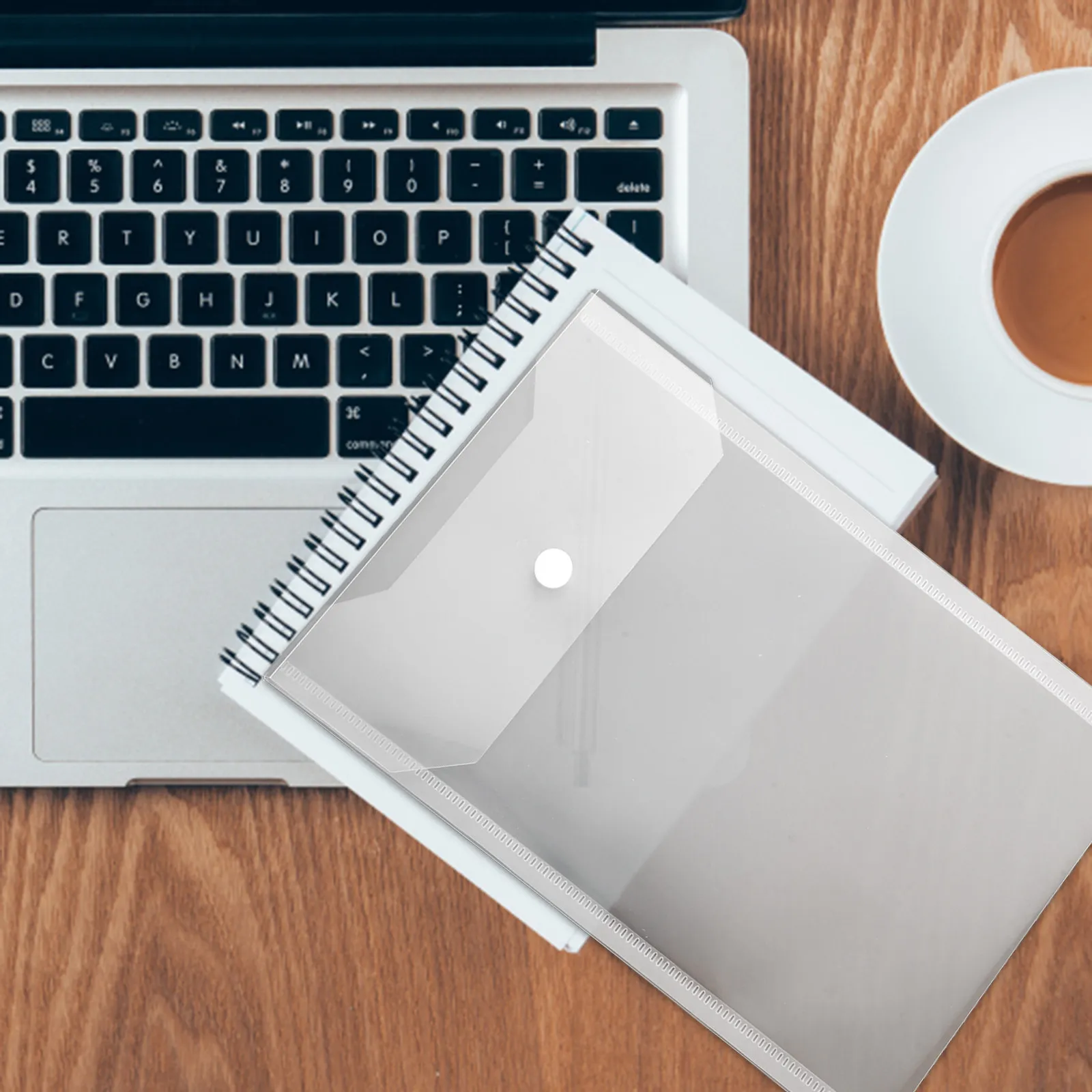 

Набор из 12 прозрачных папок формата А5 из прочного ПВХ с кнопкой-застежкой и большим внутренним карманом для договоров, сертификатов и юридических документов