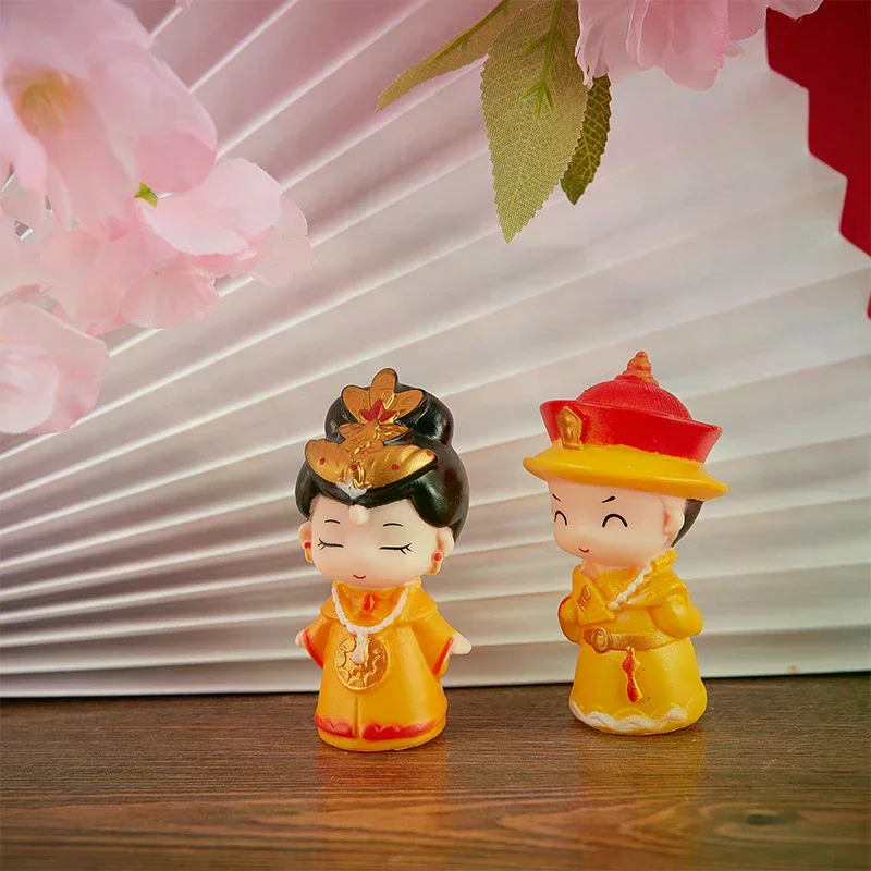 1pc/1set Chinese Emperor Empress Figurine Resin Queen Ornament Traditional Costume Home Decoration Cake Topper Miniature